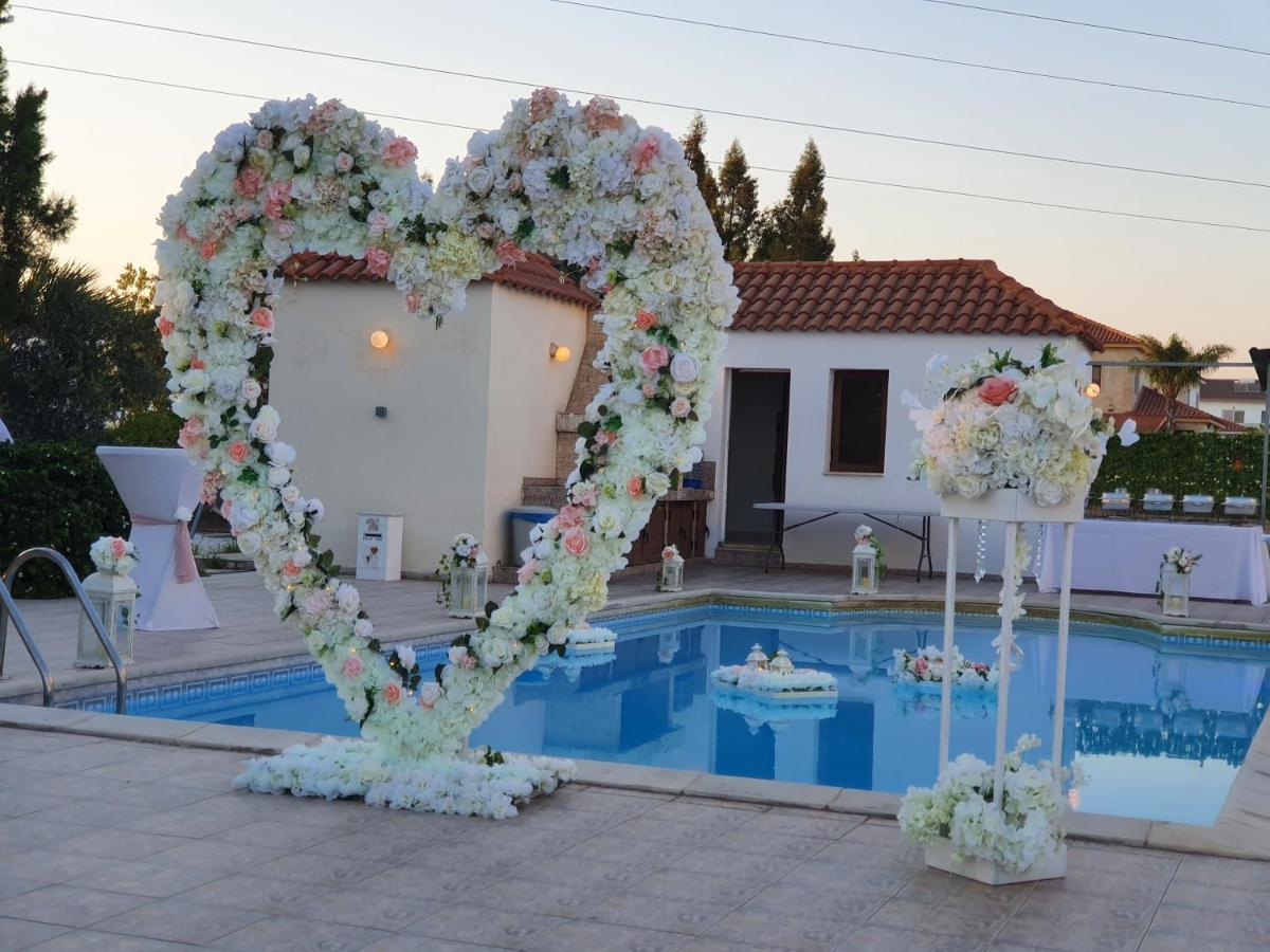 Larnaca Mansion Ideal For 3 Families Or More Exteriér fotografie
