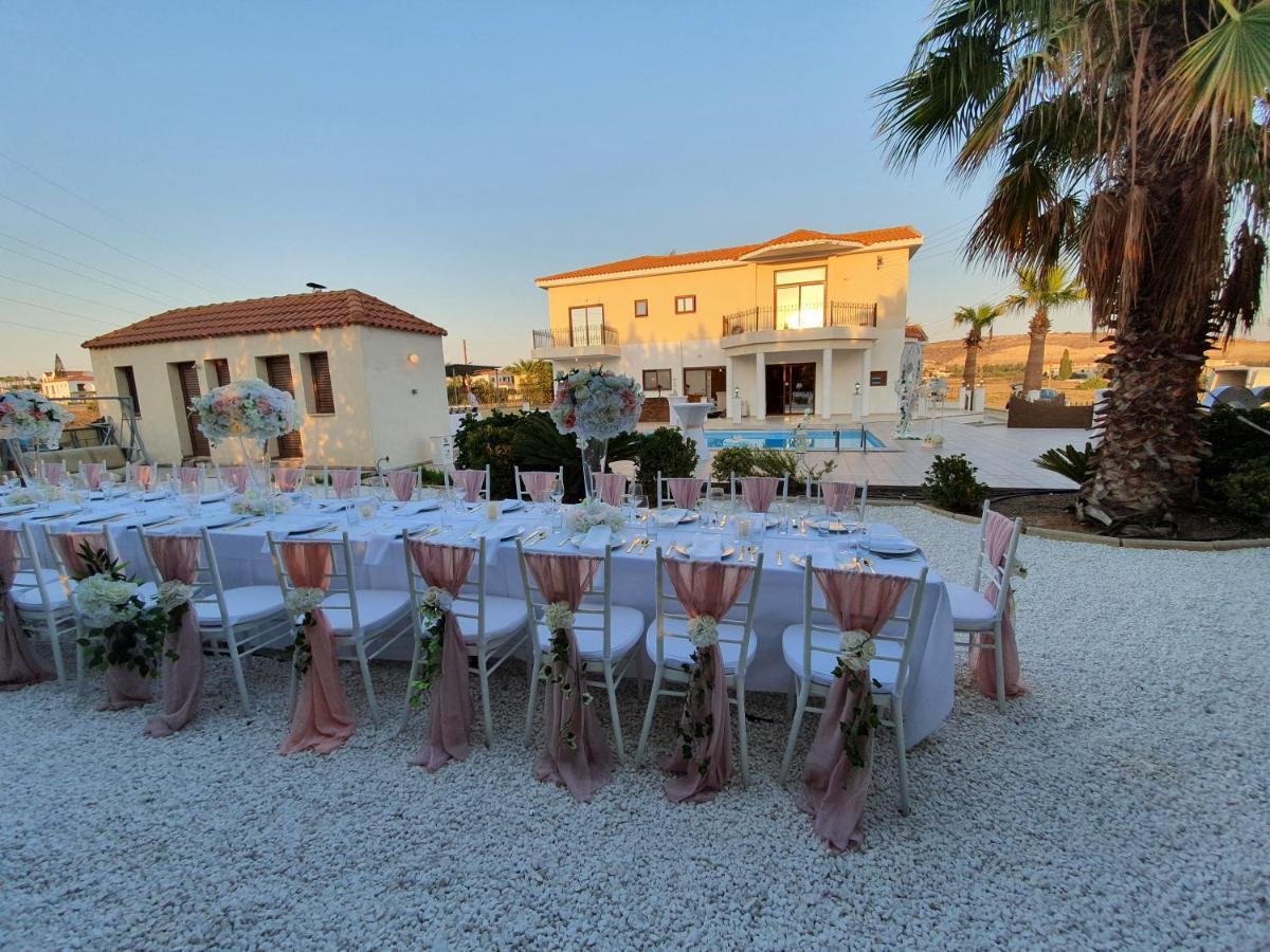 Larnaca Mansion Ideal For 3 Families Or More Exteriér fotografie