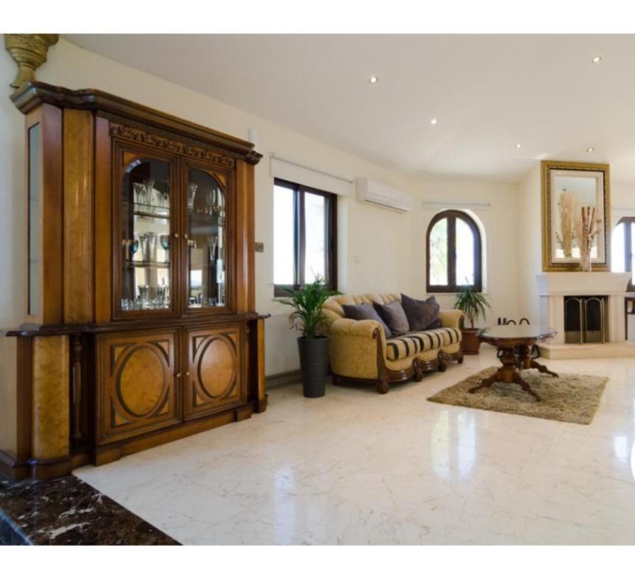 Larnaca Mansion Ideal For 3 Families Or More Exteriér fotografie