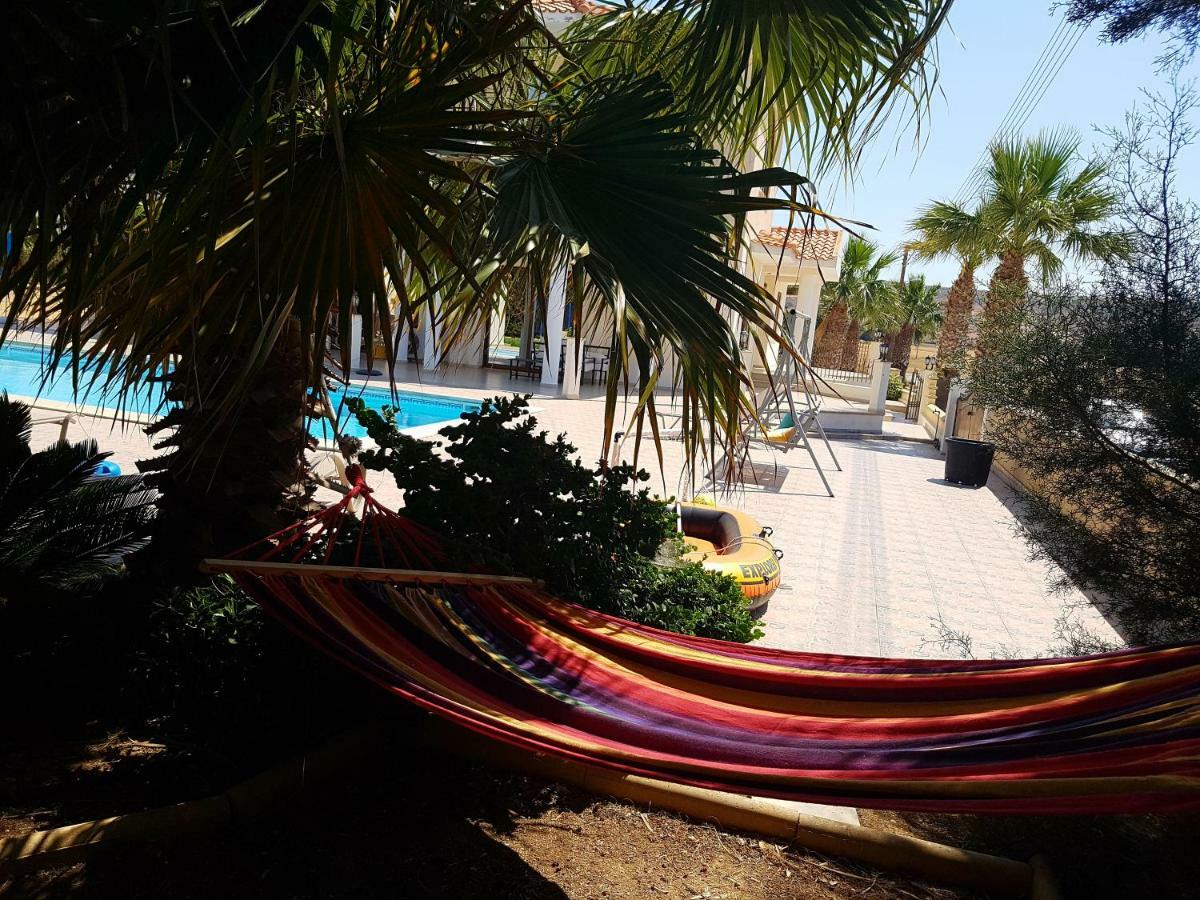 Larnaca Mansion Ideal For 3 Families Or More Exteriér fotografie