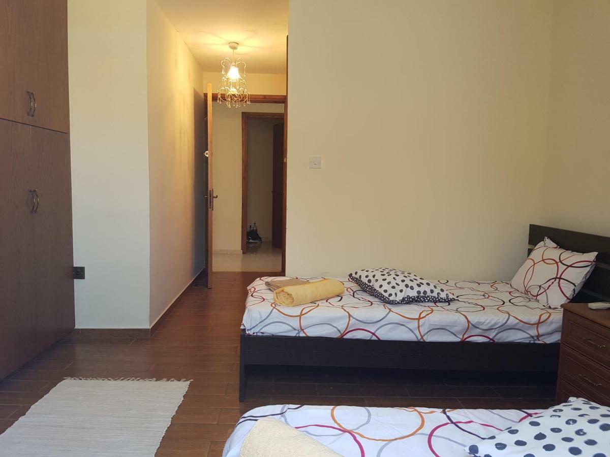 Larnaca Mansion Ideal For 3 Families Or More Exteriér fotografie